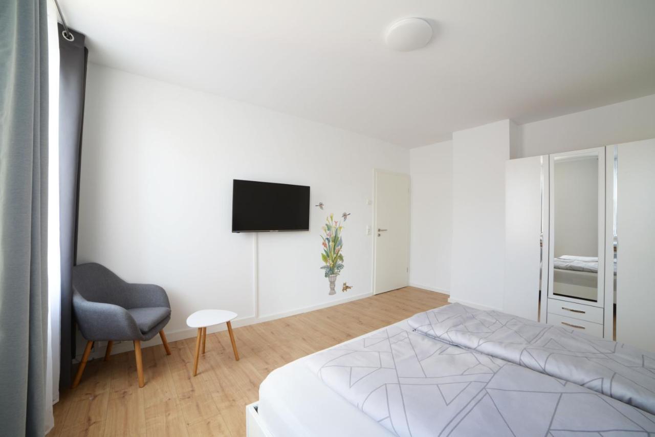 Schoene Ferienwohnung 78M2, 3 Schlafzimmer, 2 Baeder, Zentrumnah, 1Og Erfurt Luaran gambar