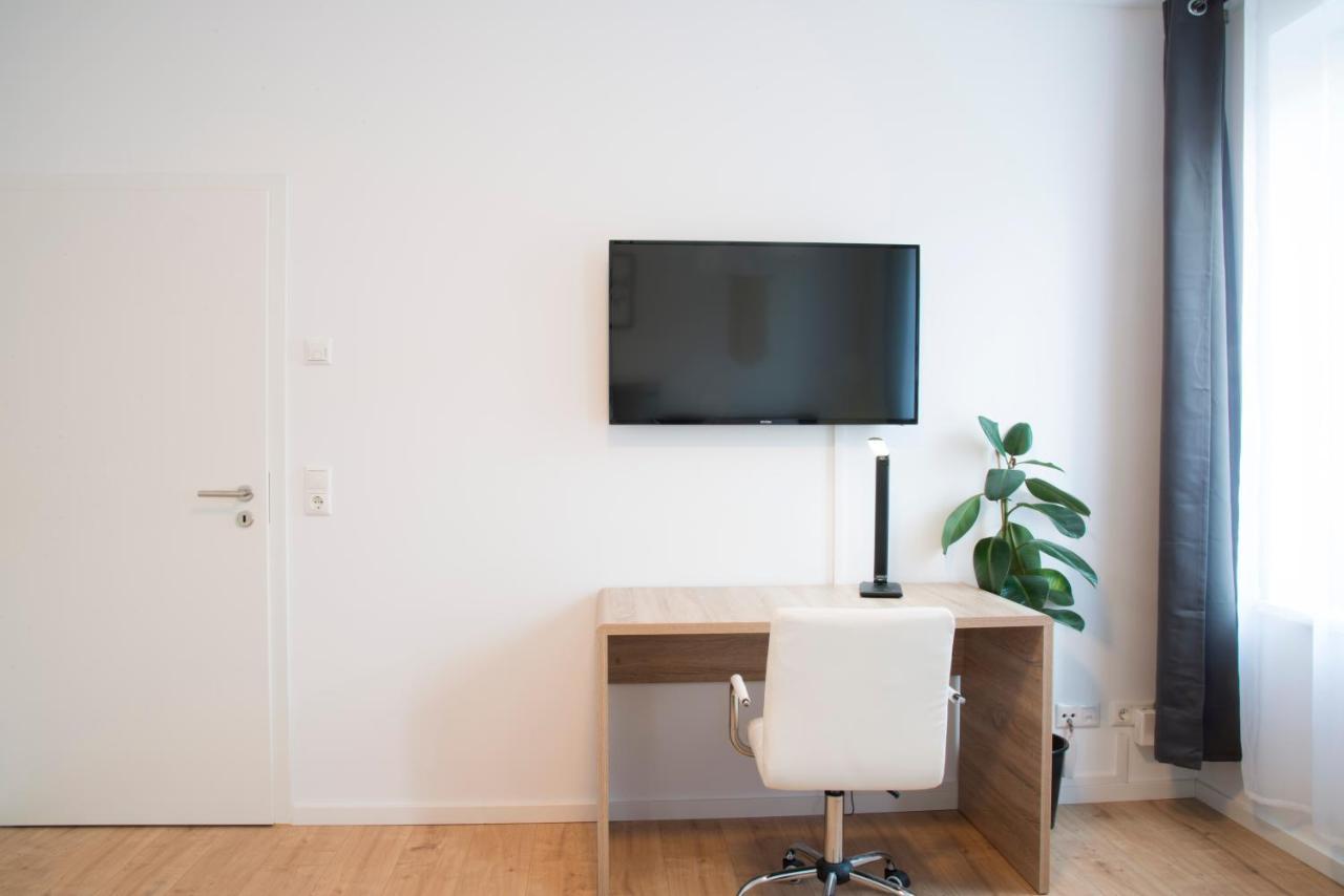 Schoene Ferienwohnung 78M2, 3 Schlafzimmer, 2 Baeder, Zentrumnah, 1Og Erfurt Luaran gambar
