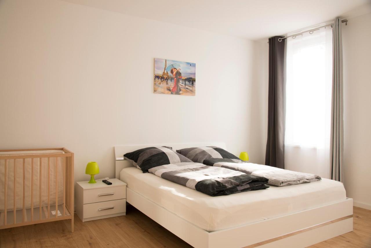 Schoene Ferienwohnung 78M2, 3 Schlafzimmer, 2 Baeder, Zentrumnah, 1Og Erfurt Luaran gambar