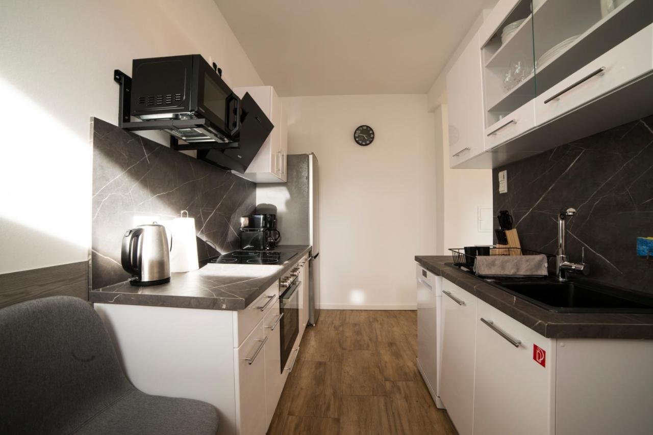 Schoene Ferienwohnung 78M2, 3 Schlafzimmer, 2 Baeder, Zentrumnah, 1Og Erfurt Luaran gambar