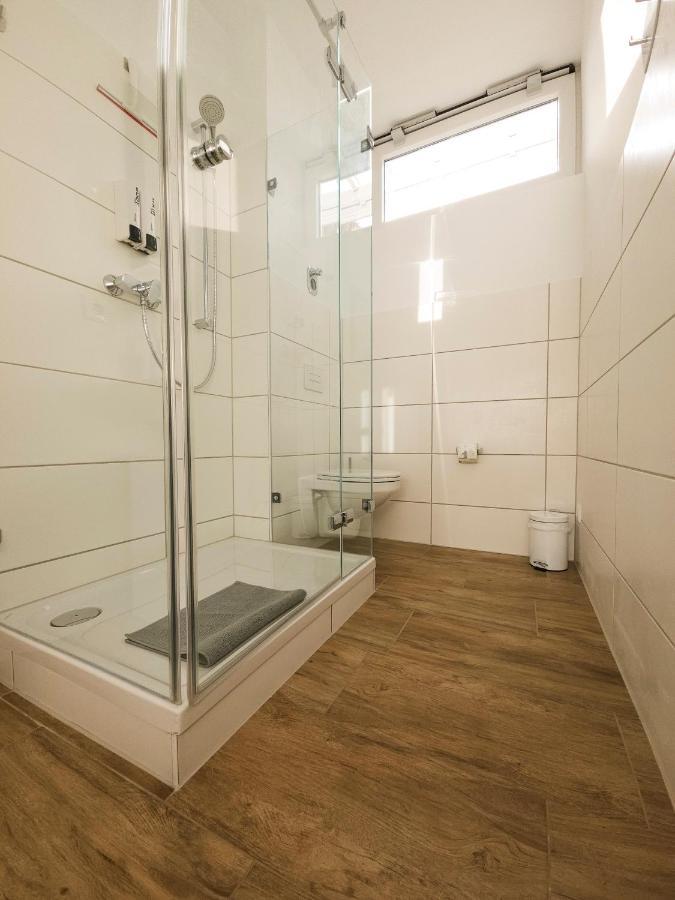 Schoene Ferienwohnung 78M2, 3 Schlafzimmer, 2 Baeder, Zentrumnah, 1Og Erfurt Luaran gambar